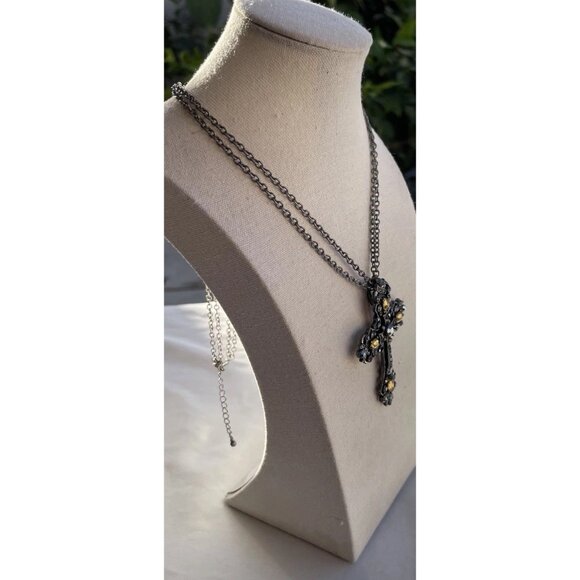 Vintage Silver Cross Necklace Gray Rhinestones Large Pendant Stones Religious - Picture 13 of 14